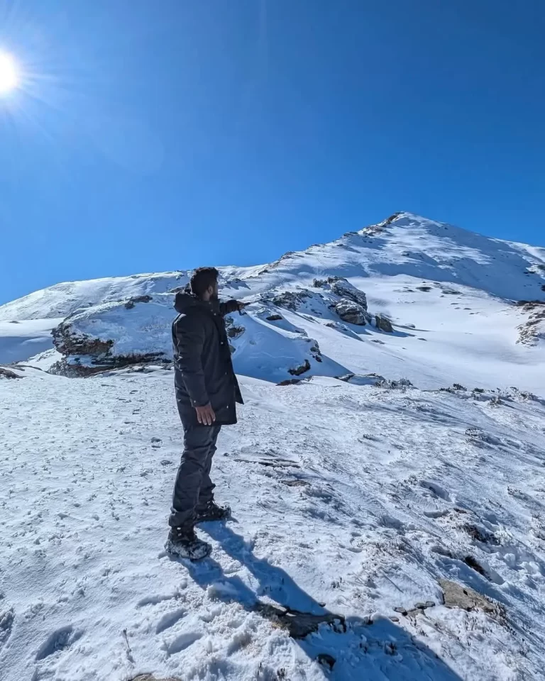 snow capped peaks at Kedarkantha winter trek